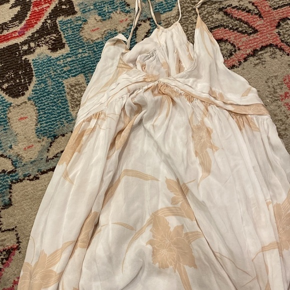 Indah / Saffron printed  Mini Dress in White nude orchid M - Picture 4 of 6